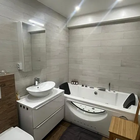 W Centrum Z Wanna Z Hydromasazem Apartman